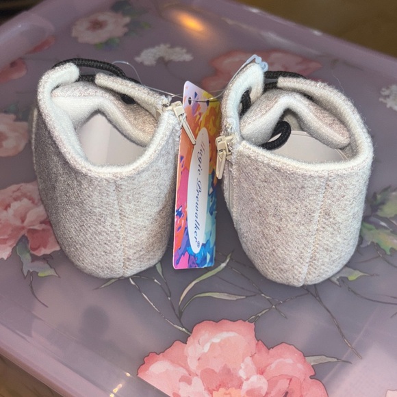 Magic Prewalker Boots - Picture 2 of 9